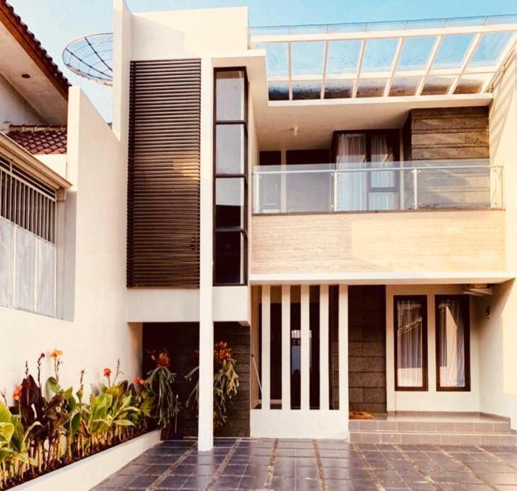 Platinum Setrasari Guest House 5Br Private Pool Bandung Eksteriør billede