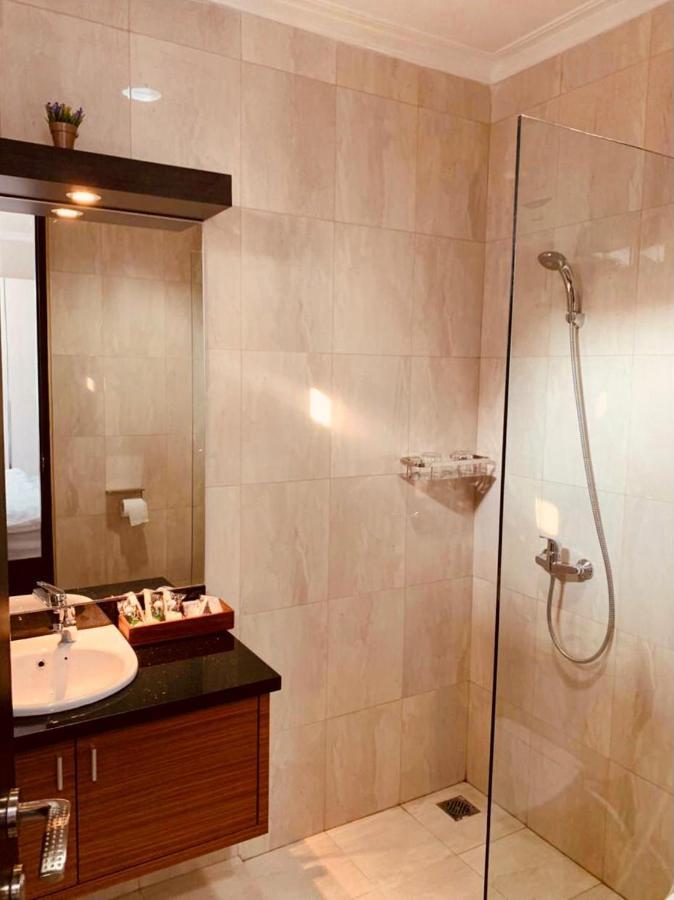 Platinum Setrasari Guest House 5Br Private Pool Bandung Eksteriør billede